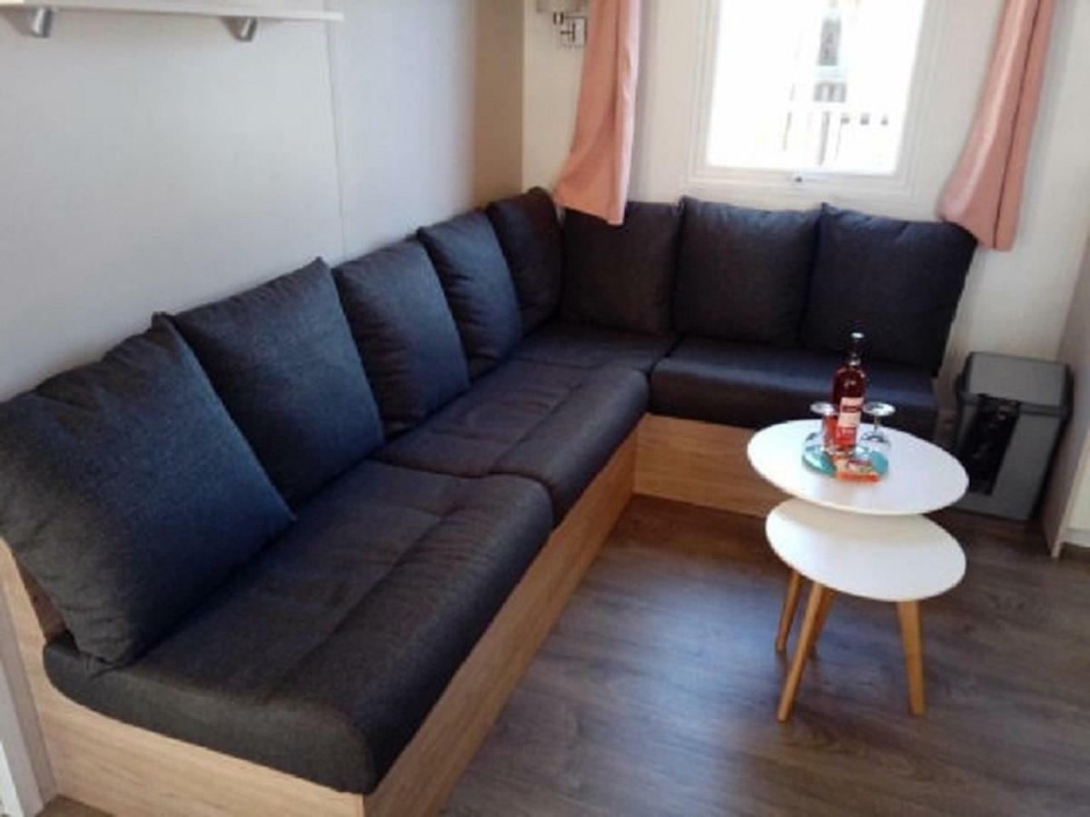 Mobilhome Saint Julien En Born المظهر الخارجي الصورة